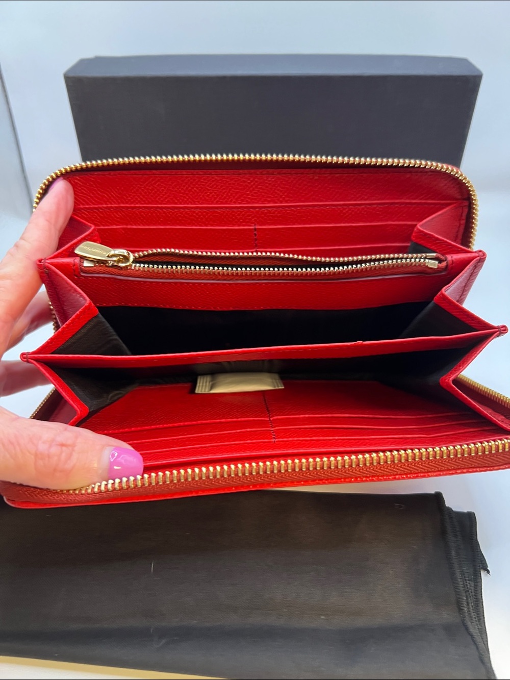 Dolce & Gabbana Red Saffiano Zip-Around Wallet with Gold Plaque - Picture 7 of 13